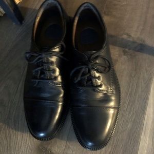 SALE! Men's Dockers dress shoes. Almost new. Sz11M